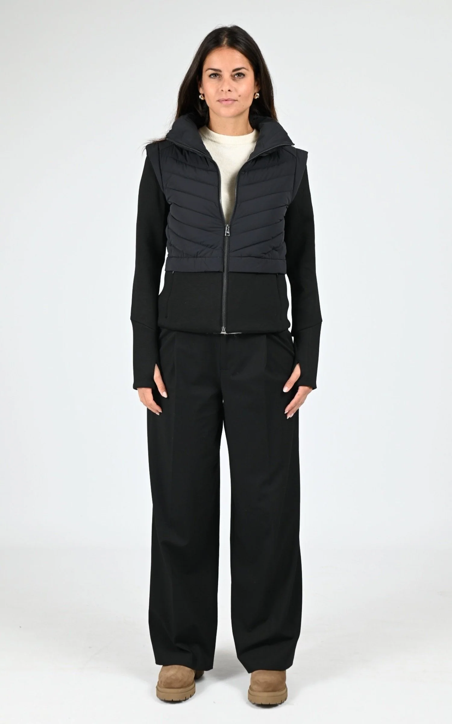 Veste ajustée en duvet noir – Image 2