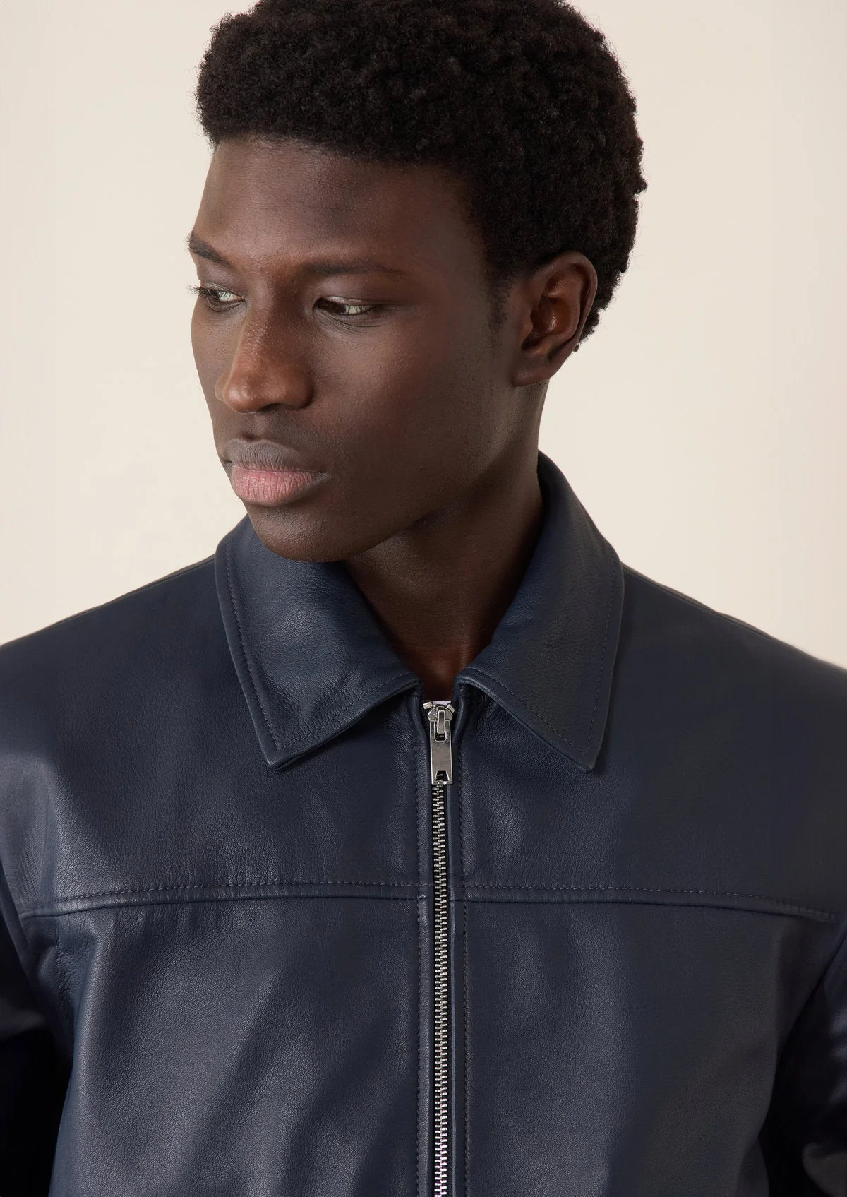 Blouson en cuir bleu marine – Image 3