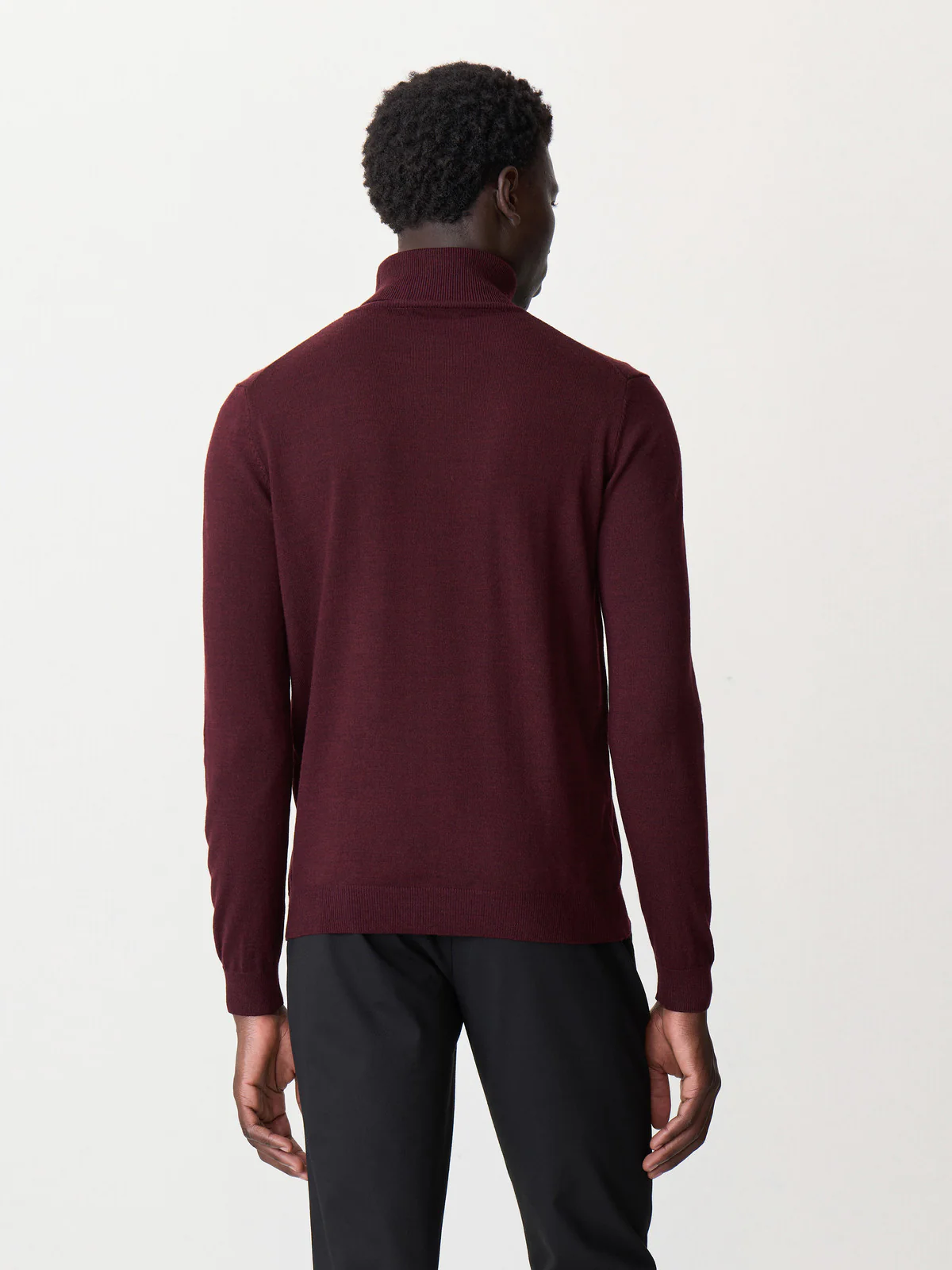 Pull col roulé en laine Mérinos mélangée bordeaux – Image 2
